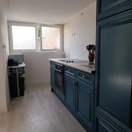 Apartament Beau A 2mn De La Et Avec Jardin