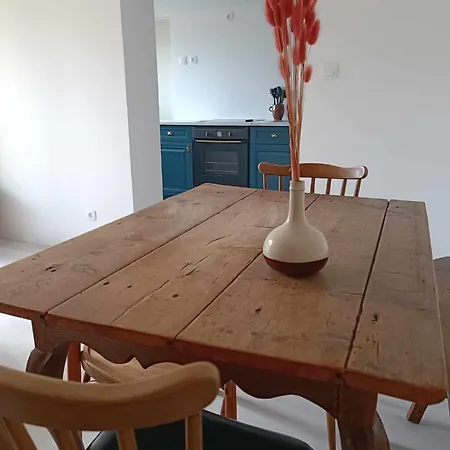 Apartmán Beau A 2mn De La Et Avec Jardin